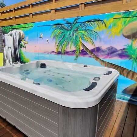 "Chez Claudia "Charmant Logement Avec Jacuzzi Privatif En Toute Intimite Sur Belle Terrasse Exterieure En Bois Et Piscine Courcelles Exterior foto