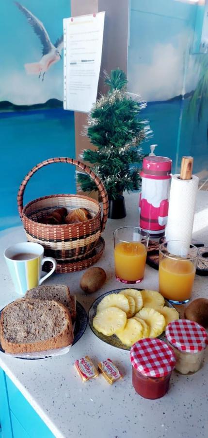 "Chez Claudia "Charmant Logement Avec Jacuzzi Privatif En Toute Intimite Sur Belle Terrasse Exterieure En Bois Et Piscine Courcelles Exterior foto