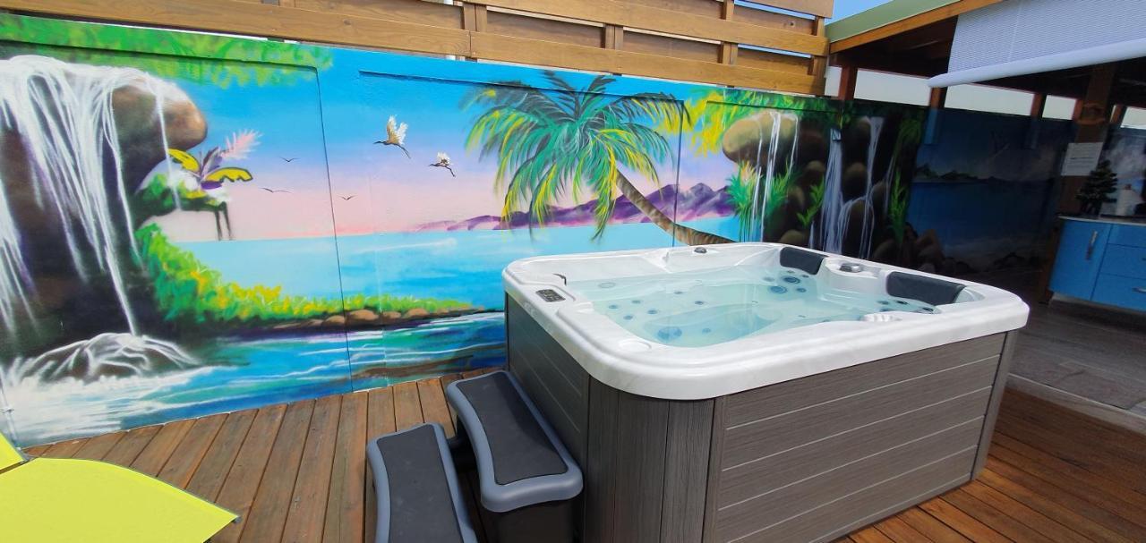 "Chez Claudia "Charmant Logement Avec Jacuzzi Privatif En Toute Intimite Sur Belle Terrasse Exterieure En Bois Et Piscine Courcelles Exterior foto