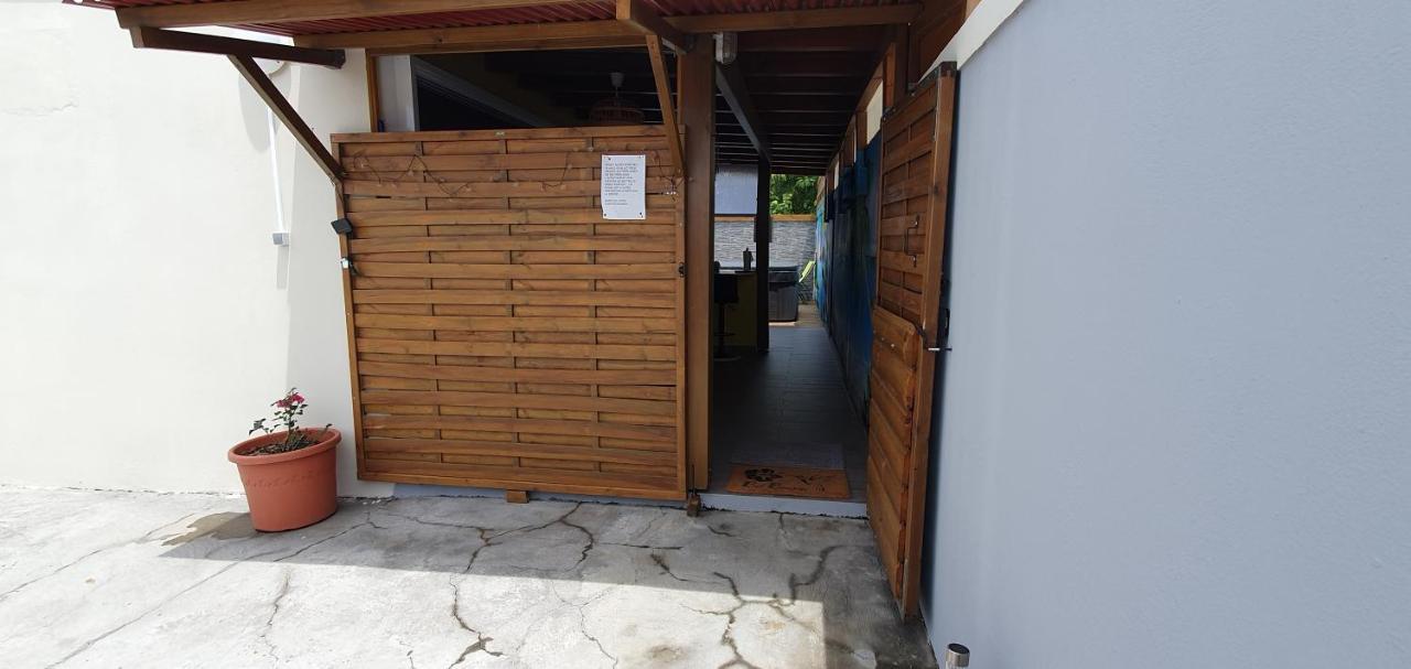 "Chez Claudia "Charmant Logement Avec Jacuzzi Privatif En Toute Intimite Sur Belle Terrasse Exterieure En Bois Et Piscine Courcelles Exterior foto