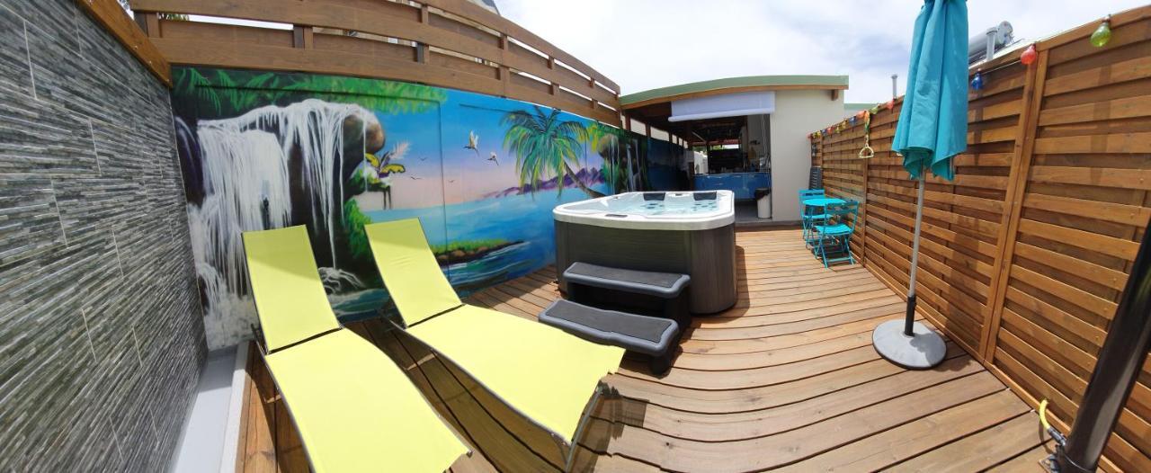 "Chez Claudia "Charmant Logement Avec Jacuzzi Privatif En Toute Intimite Sur Belle Terrasse Exterieure En Bois Et Piscine Courcelles Exterior foto